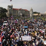 Bangkok: Polizei öffnet Demonstranten die Tore