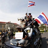 Bangkok: Polizei öffnet Demonstranten die Tore