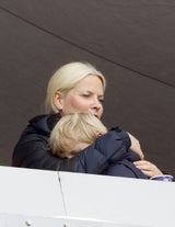 Prinzessin Mette-Marit: Knuddel-Alarm am Holmenkollen