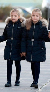 Prinzessin Leonor und Prinzessin Sofia zu Besuch beim Opa