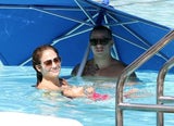 Lennnifer Lopez & Casper Smart: Pool-Time