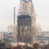 Frankfurt: 116 Meter- Hochhaus gesprengt