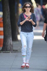 Sarah Jessica Parker: Sandalen mit Socken