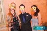 Ausgelassener Maskenball im Palais