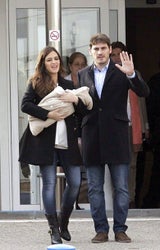 Fußballstar Iker Casillas holt Baby Martin aus dem Spital