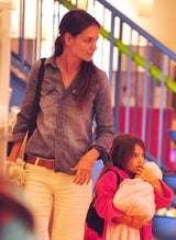 Suri Cruise & Katie Holmes gehen Puppen shoppen