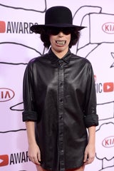 Lady Gaga mit bizzarem Gebiss
