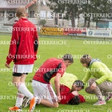 Blitz schlug in fünf Fußballer ein