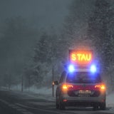 Schnee sorgt für Verkehrs-Chaos