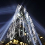 "DC Tower" mit Mega- Laser-Show eröffnet