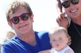 Elton John mit Ehemann und Kindern