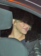 Shakira & Piqué auf dem Weg in die Klinik