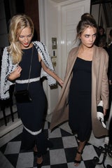 Cara & Poppy Delevingne bei Chloes Hochzeit