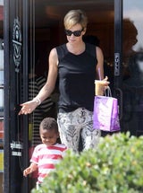 Charlize Theron mit Sohn Jackson