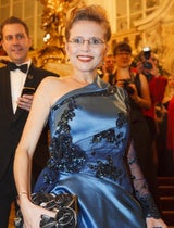 Ex-Ministerin: Hungerlohn für Ballkleid
