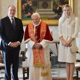 Fürstin Charléne und Albert beim Papst