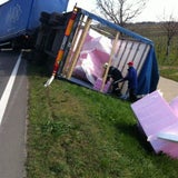Sturm kippte zwei LKW um