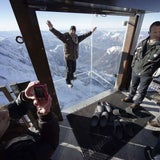 Spektakulärer Glaskubus in den Alpen