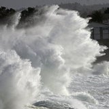 12 Meter hohe Wellen im Atlantik