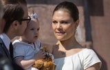 Mini-Prinzessin Estelle verzaubert am schwedischen Nationalfeiertag