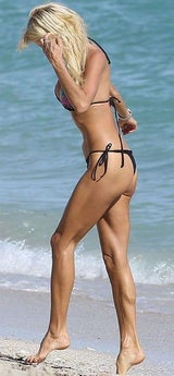 Victoria Silvstedt am Strand in Miami