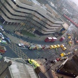 Hubschrauber stürzt in Londoner City