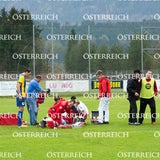 Blitz schlug in fünf Fußballer ein