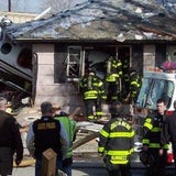 USA: Kleinflugzeug stürzte in eine Wohnsiedlung