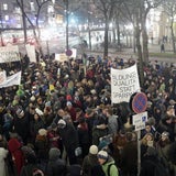Studenten tragen Wissenschaft zu Grabe