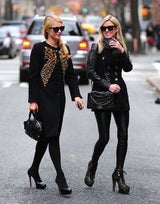 Paris & Nicky Hilton beim Shoppen in New York