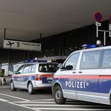 Wildwest-Szenen beim Flughafen