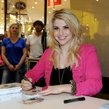Autogrammstunde von DSDS-Star Beatrice Egli
