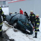 Person in Auto eingeschlossen