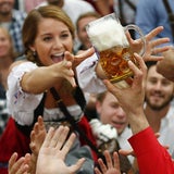 So wurde auf der Wiesn-Eröffnung gefeiert.
