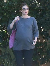 Drew Barrymore mit riesiger Baby-Kugel