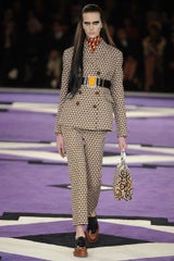 Jessica Biel mit Prada inspirierten Haaren