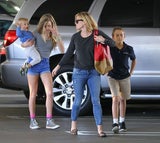 Reese Witherspoon unterwegs mit ihren Kids