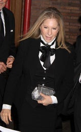 Barbra Streisand ist komplett faltenf