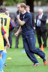 Prinz William am Fußballfeld