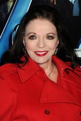 Joan Collins wird älter, ihr Gesicht straffer