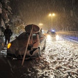 Schnee sorgt für Verkehrs-Chaos