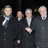 Kuschel-Regierung macht Abendspaziergang