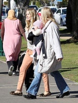 Sienna Miller zeigt ihre Tochter Marlowe