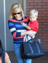 Reese Witherspoon: Unterwegs mit Sohn Tennessee