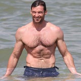 Hugh Jackman: Waschbrettbauch am Strand