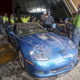 Spektakuläre Rettung von teuren Corvettes