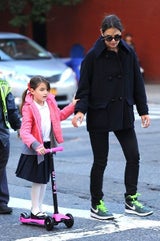Suri Cruise mit Mama Katie in New York unterwegs