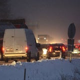 Schnee sorgt für Verkehrs-Chaos