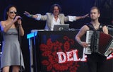 Dela