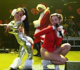 Miley Cyrus: Weihnachtliche Selbstinszenierungsshow Teil 2